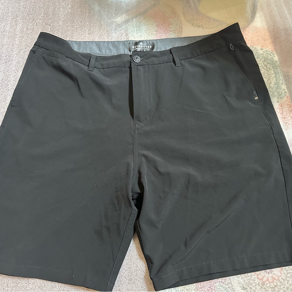 Quicksilver mens Black Amphibian Shorts